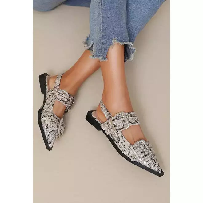Slingback ballerinas sandals.